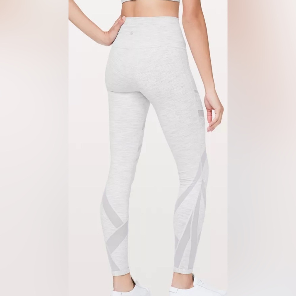 Lululemon Wunder Under High-Rise Tight *Mesh 28"
Wee Are From Space Sz 8 - Picture 2 of 9